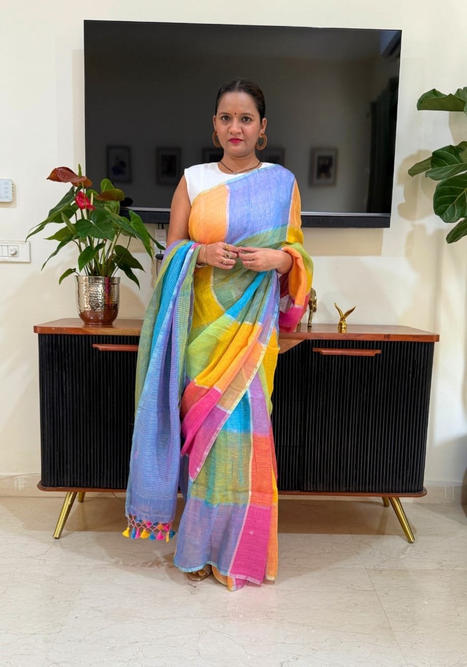 Chic Plain Linen Saree with Digital Print & Fumka Latkan – Paired with Bangalori Satin Blouse image 0
