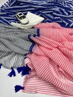 Elegant Plain Linen Saree with Digital Print & Fumka Latkan | With Digital Print Blouse image 3