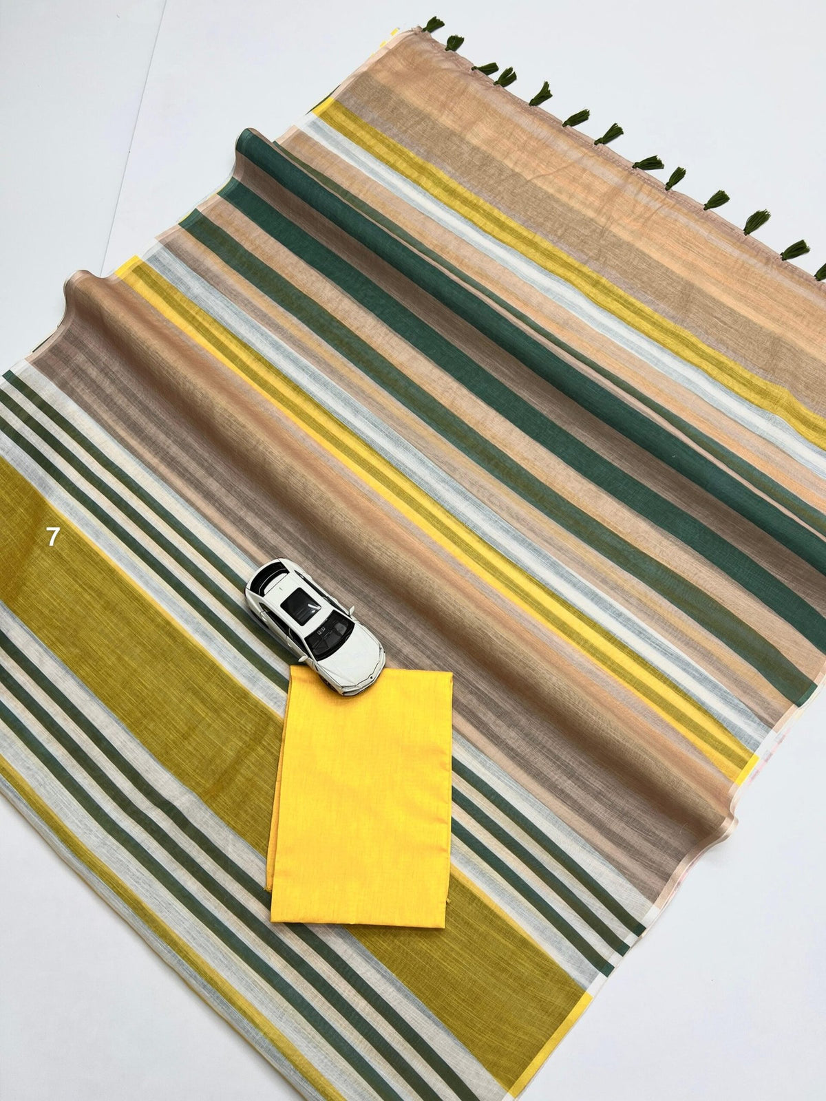 Plain Linen Saree with Digital Print & Fumka Latkan | With Bangaloiry Satin Blouse image 20