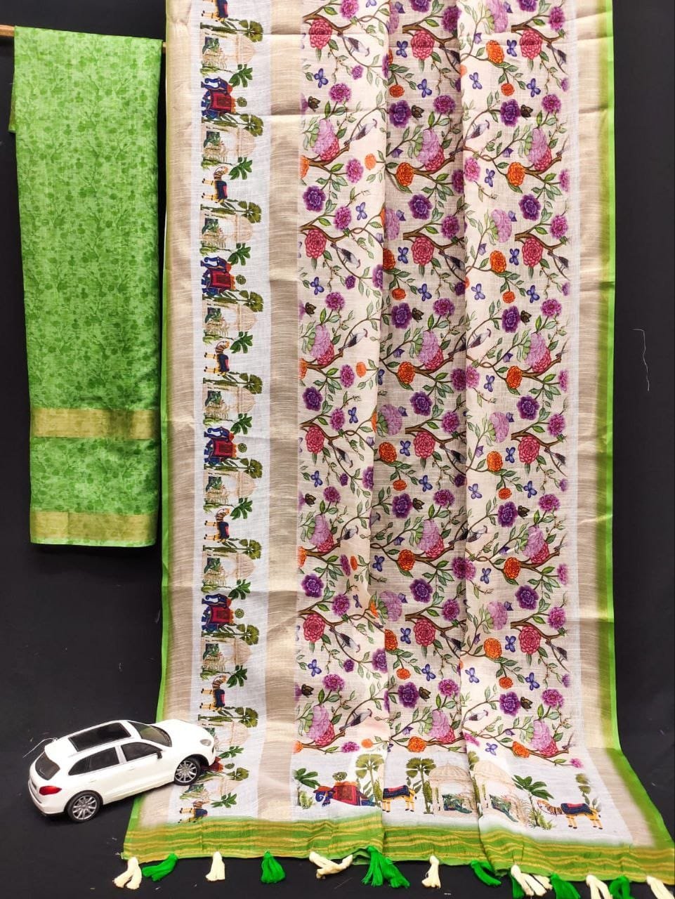 Elegant Gold Linen Saree with 3 Weaving Patta & Digital Print | Latkan Detail | With Blouse image 9
