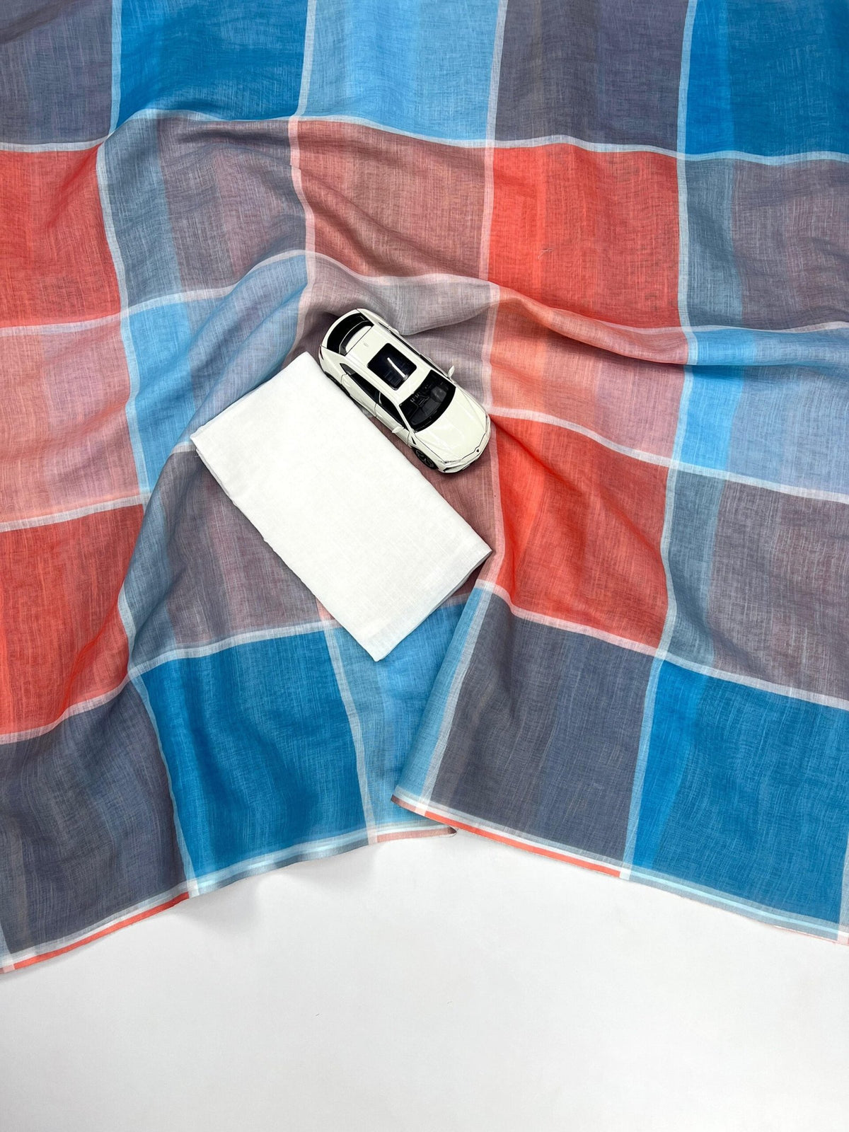 Graceful Plain Linen Saree Featuring Digital Print & Trendy Latkan – Comes with Bangalori Satin Blouse image 1