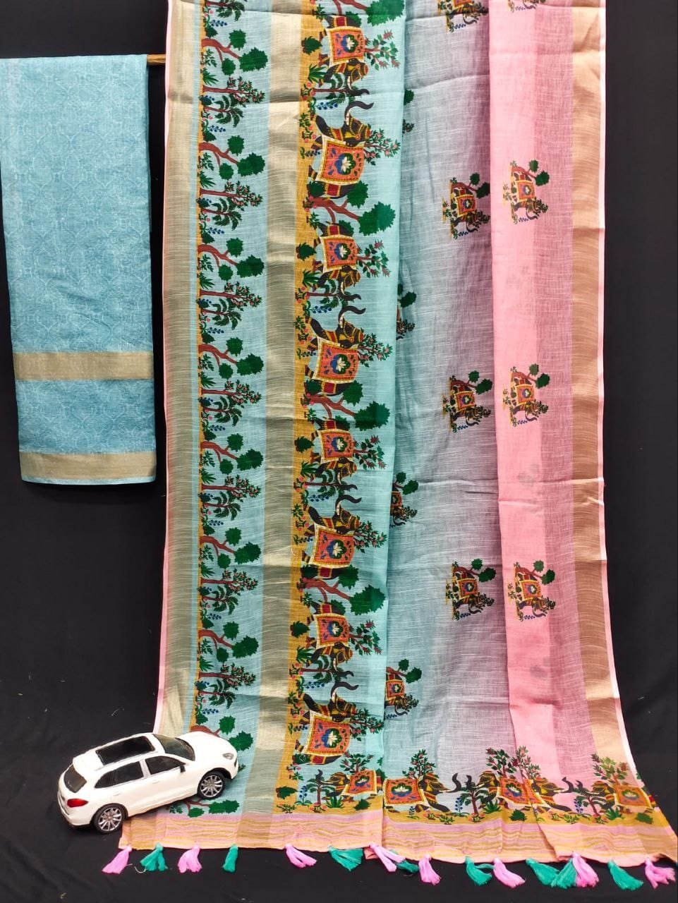Elegant Gold Linen Saree with 3 Weaving Patta & Digital Print | Latkan Detail | With Blouse image 10
