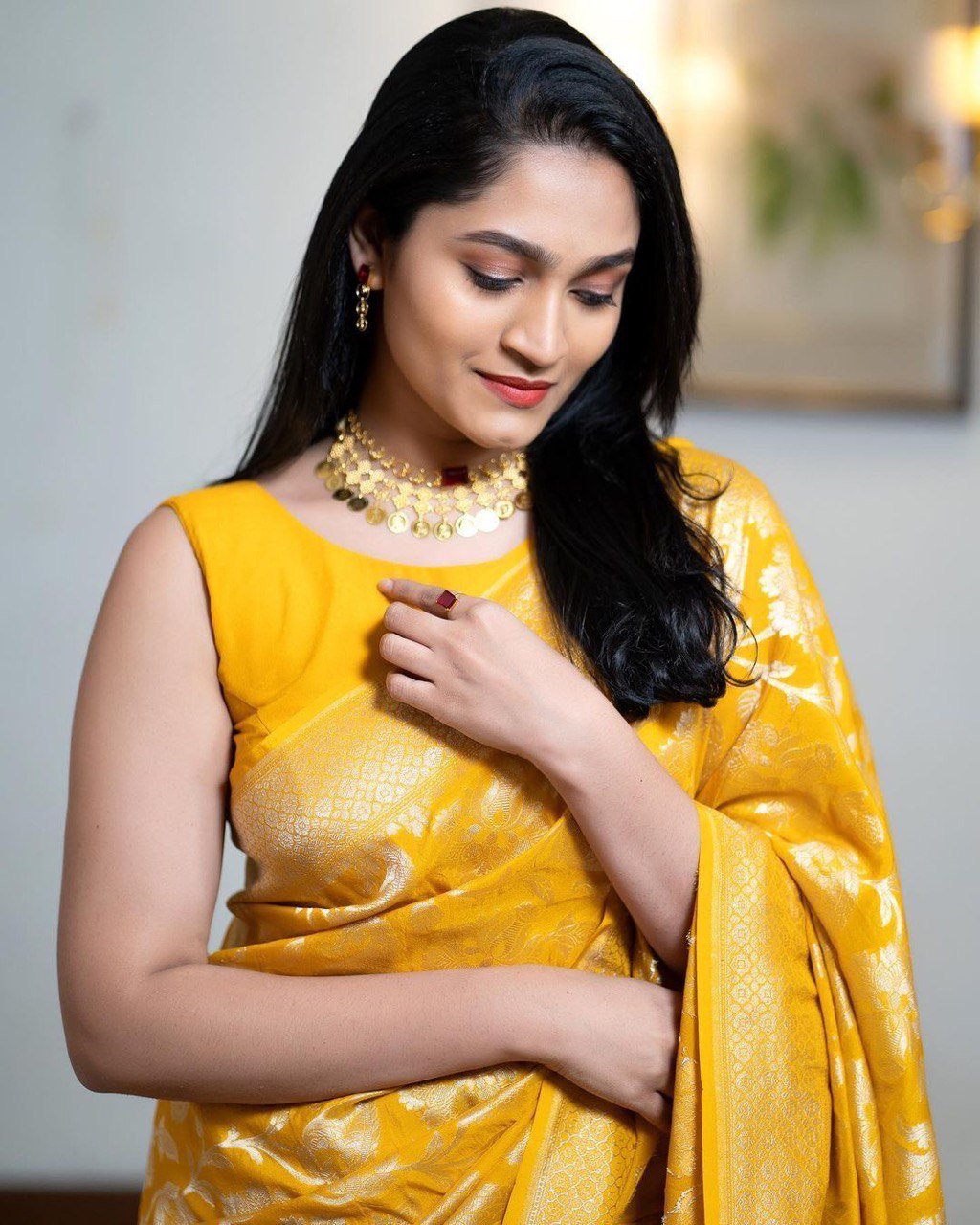 Soft Lichi Silk Saree with Rich Pallu & Jacquard Weaving image 4