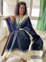 Elegant Plain Linen Saree with Digital Print & Blouse image 10