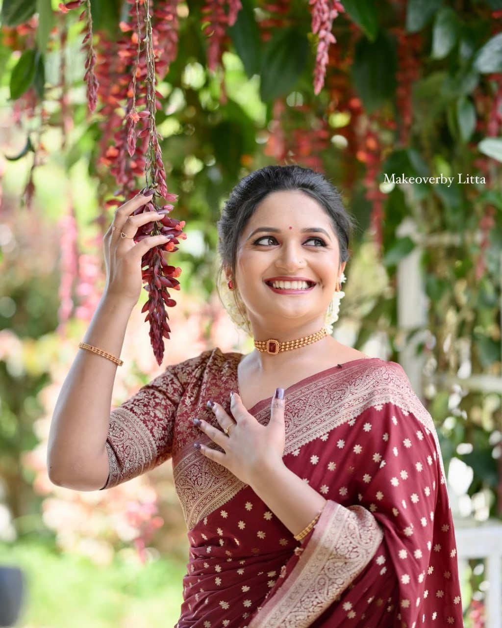 Soft Lichi Silk Saree with Rich Pallu & All-Over Jacquard Work image 7