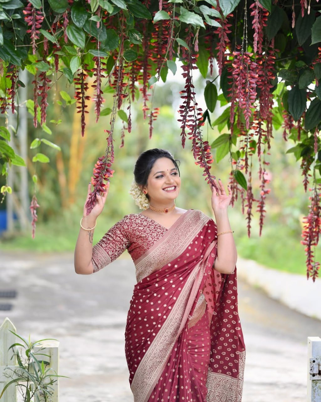 Soft Lichi Silk Saree with Rich Pallu & All-Over Jacquard Work image 3