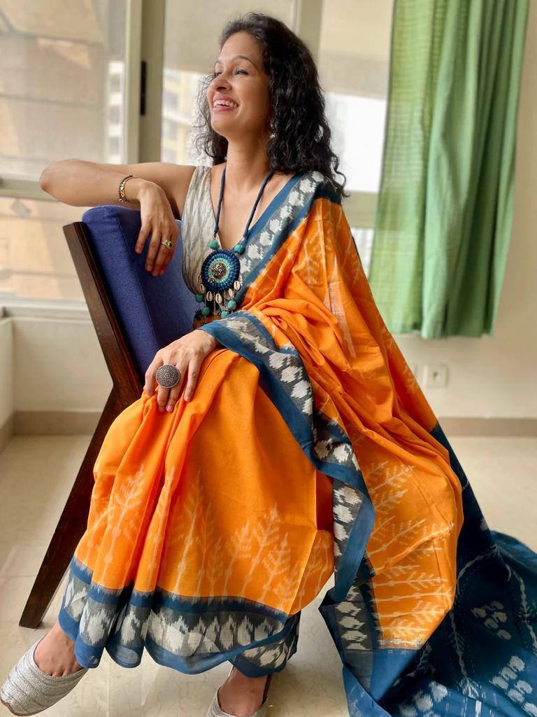 Elegant Plain Linen Saree with Digital Print & Blouse image 9