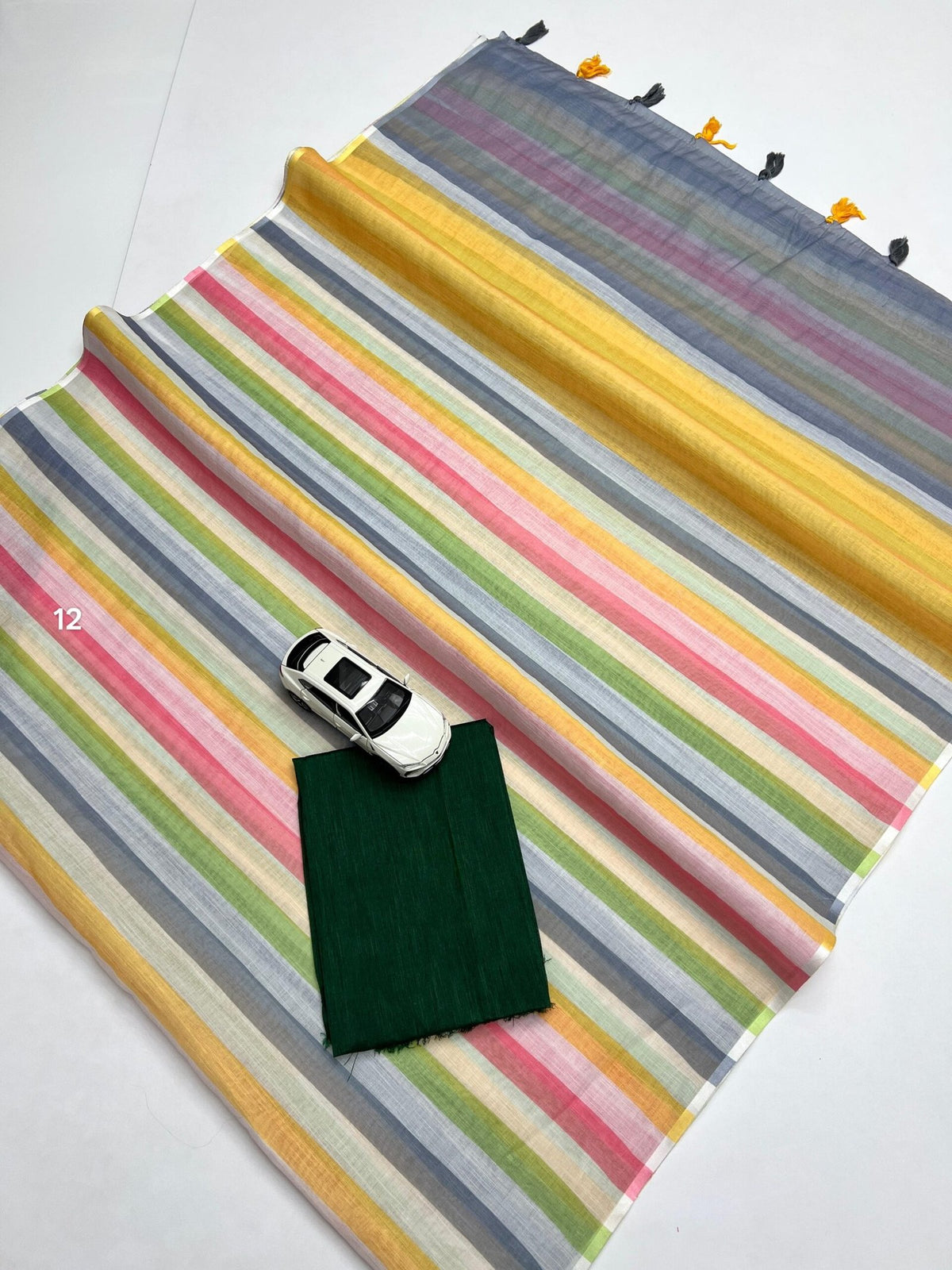 Plain Linen Saree with Digital Print & Fumka Latkan | With Bangaloiry Satin Blouse image 15