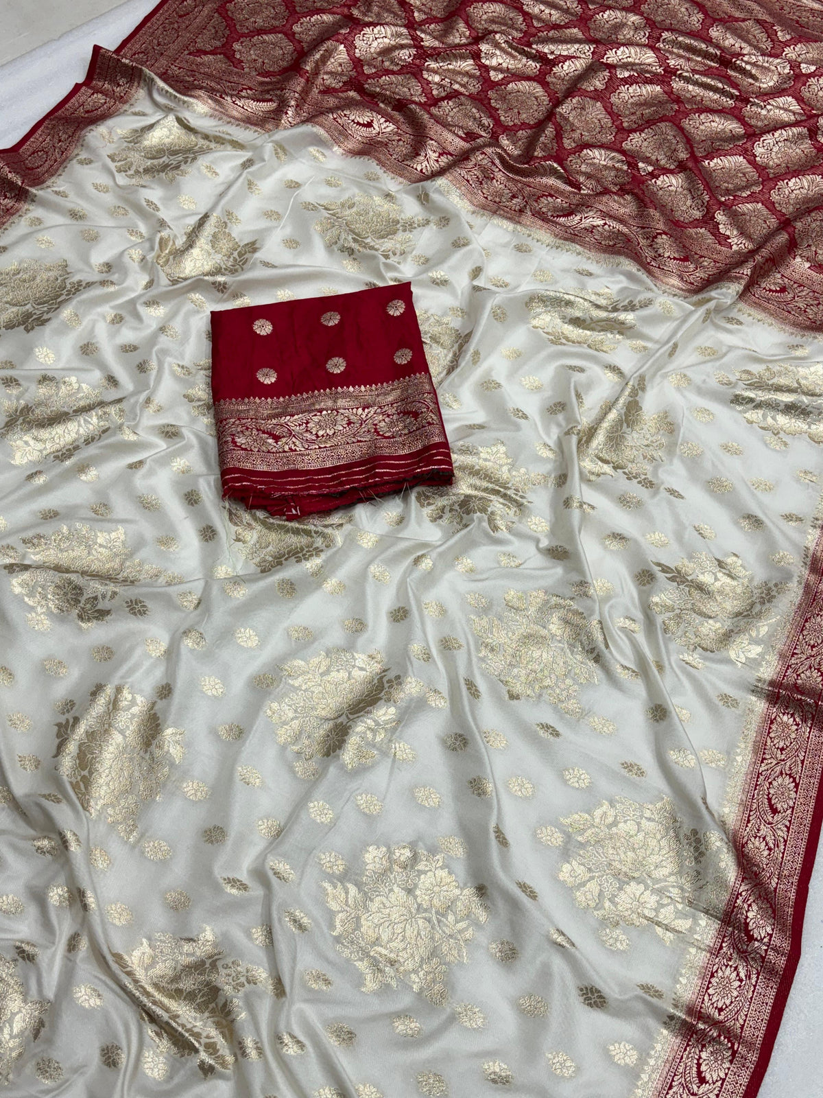 Dola Chap Dye Silk Saree with Contrast Border & Tussels | Patrika Chap | Matching Dola Silk Blouse
