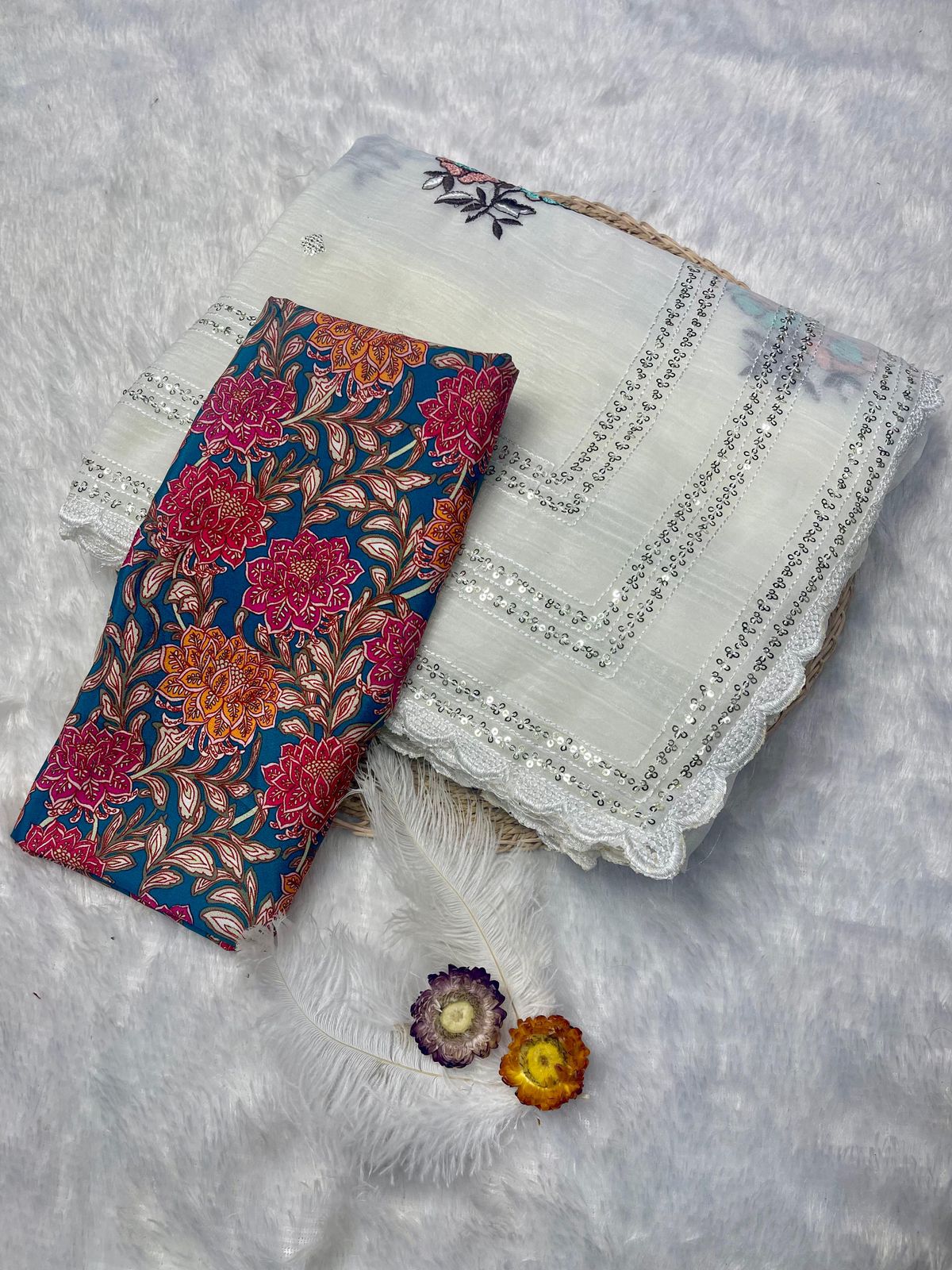 HETSHVI Premium Crush Organza Saree with Self-Sequins & Dori Arco Border | Kalamkari Blouse