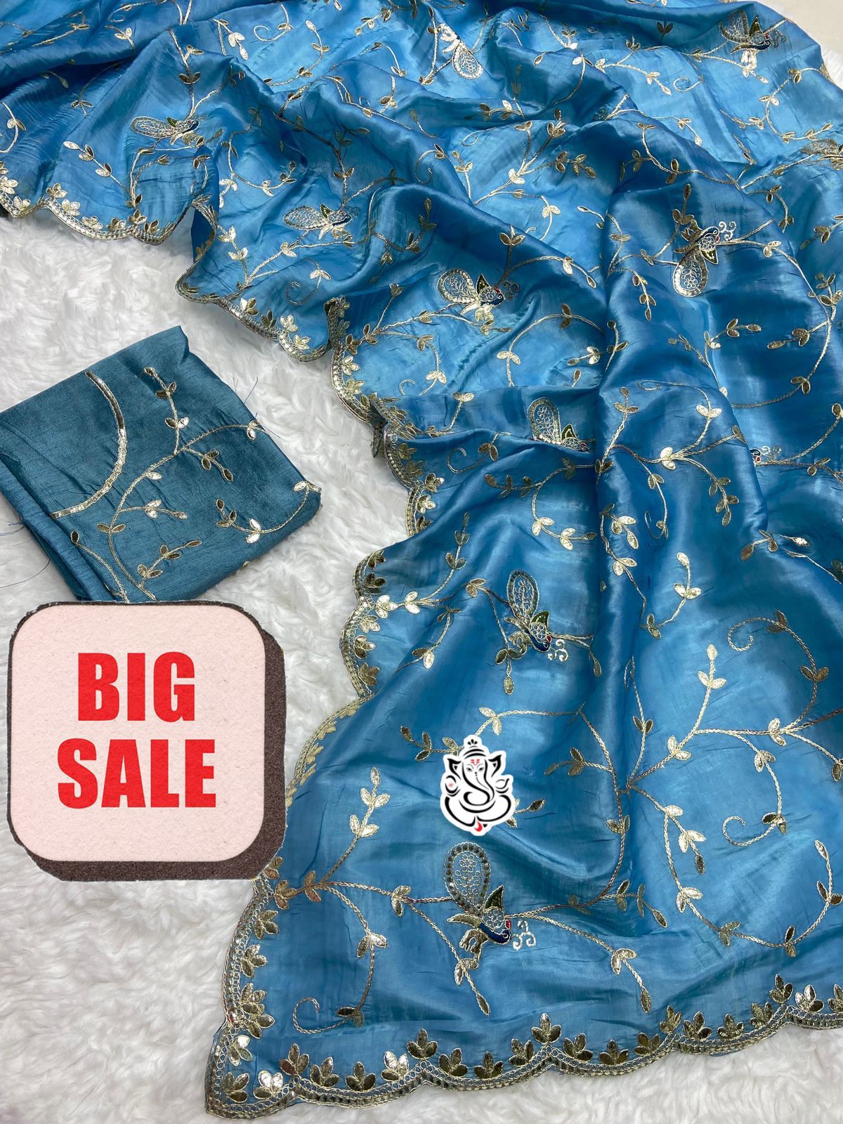Exclusive Gold Crush Gotapatti Zaal Saree with Peacock Butta & Cutwork Border