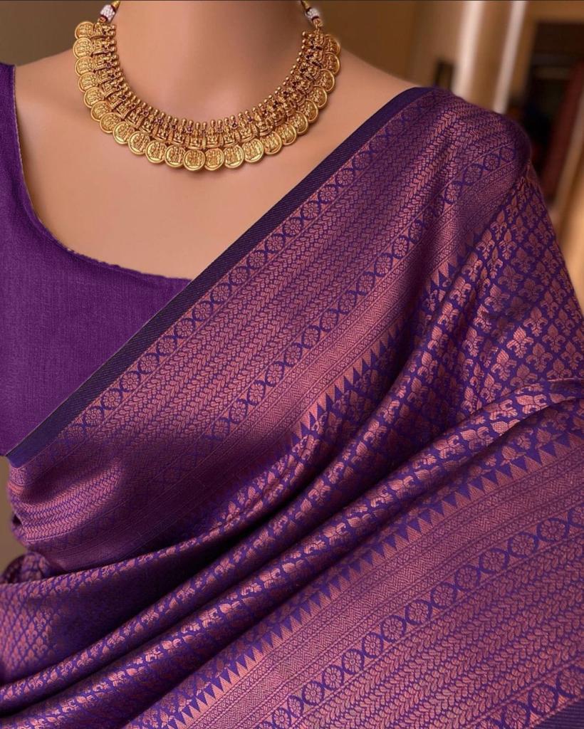 Elegant Soft Lichi Silk Saree with Rich Jacquard Weaving & Designer Pallu