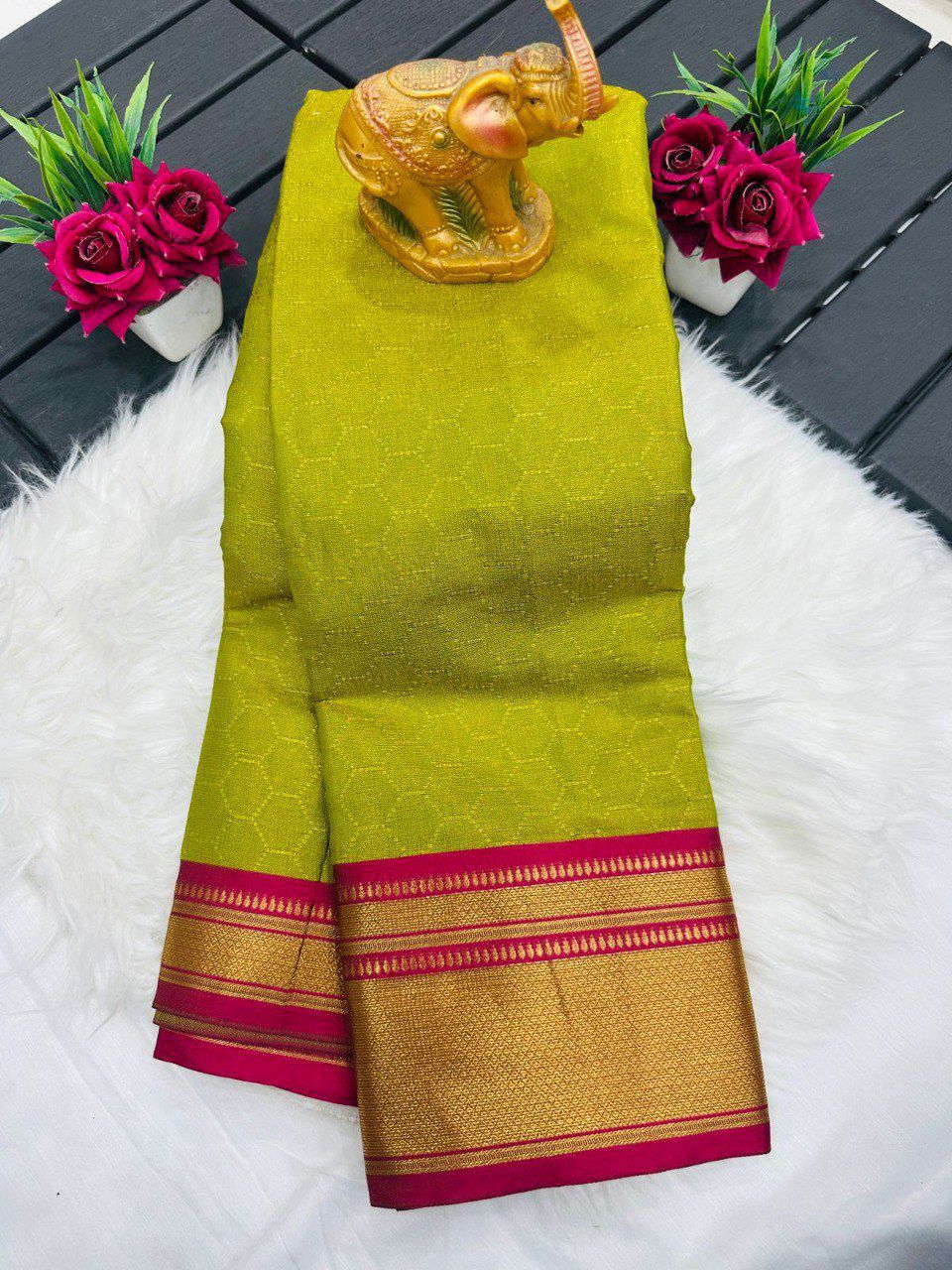 Kanchivaram Silk Saree – Pure Mercerised Silk with Exclusive Zari Checks & Contrast Blouse