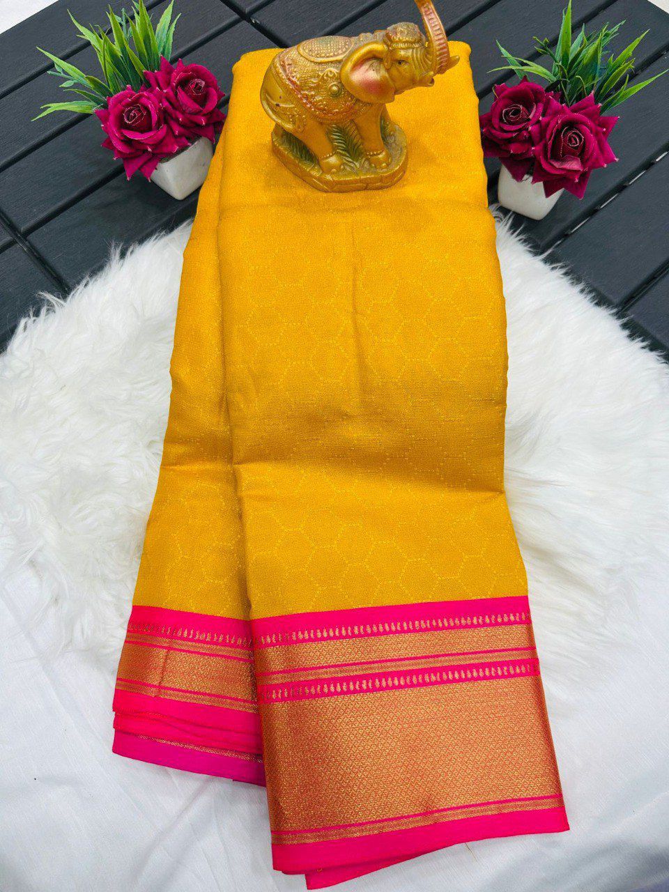 Kanchivaram Silk Saree – Pure Mercerised Silk with Exclusive Zari Checks & Contrast Blouse