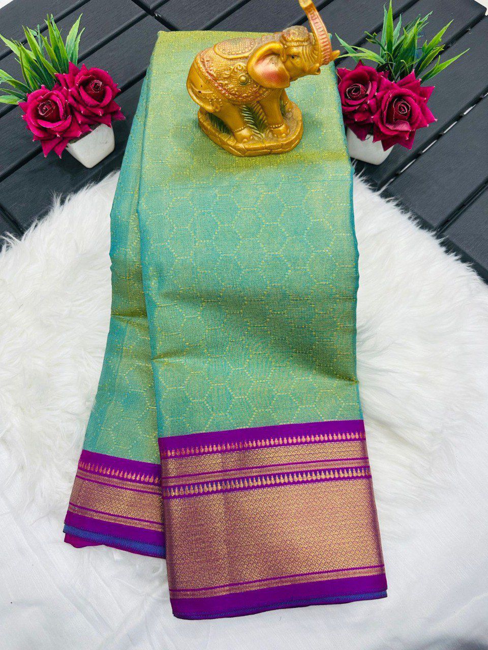 Kanchivaram Silk Saree – Pure Mercerised Silk with Exclusive Zari Checks & Contrast Blouse