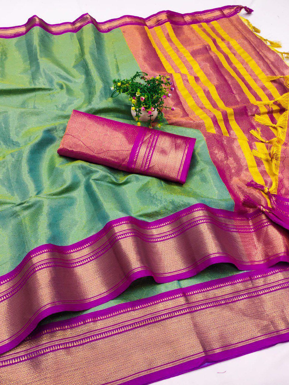 Kanchivaram Silk Saree – Pure Mercerised Silk with Exclusive Zari Checks & Contrast Blouse