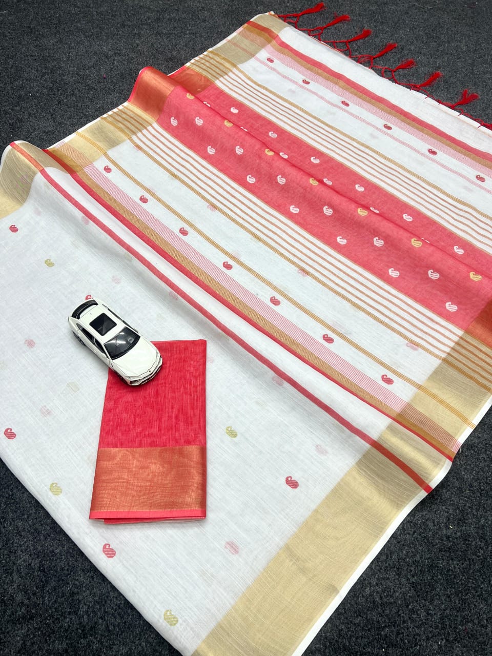 Linen Saree with Gold Jari 5×5 Border & Digital Print