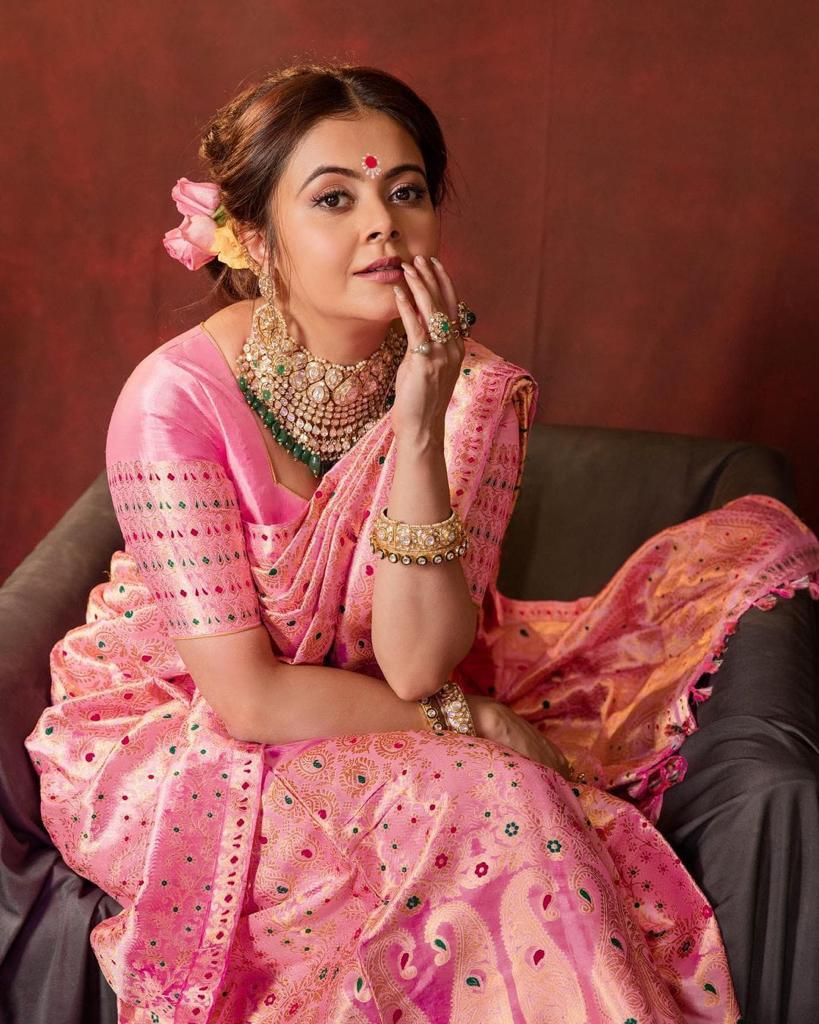 Soft Lichi Silk Saree with Rich Pallu & Jacquard Work – Contrast Blouse | Premium Quality