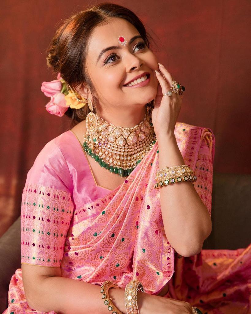 Soft Lichi Silk Saree with Rich Pallu & Jacquard Work – Contrast Blouse | Premium Quality