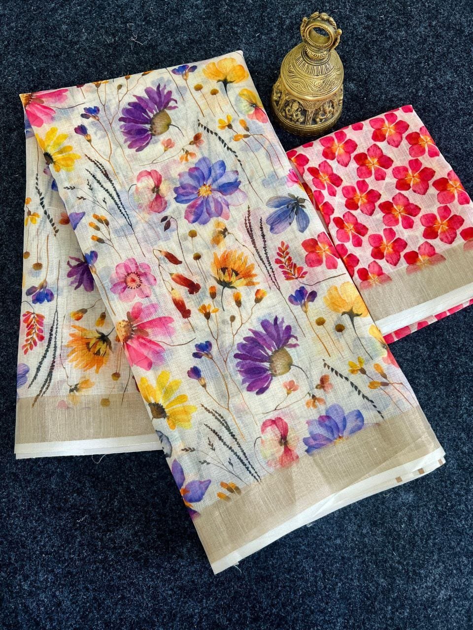Linen Saree with Gold Jari Border & Digital Print | With Blouse image 0