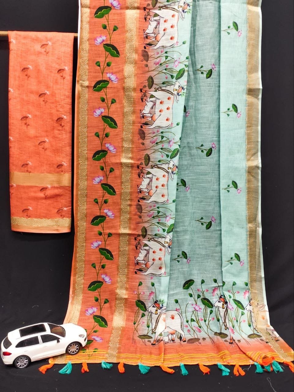 Elegant Gold Linen Saree with 3 Weaving Patta & Digital Print | Latkan Detail | With Blouse image 11