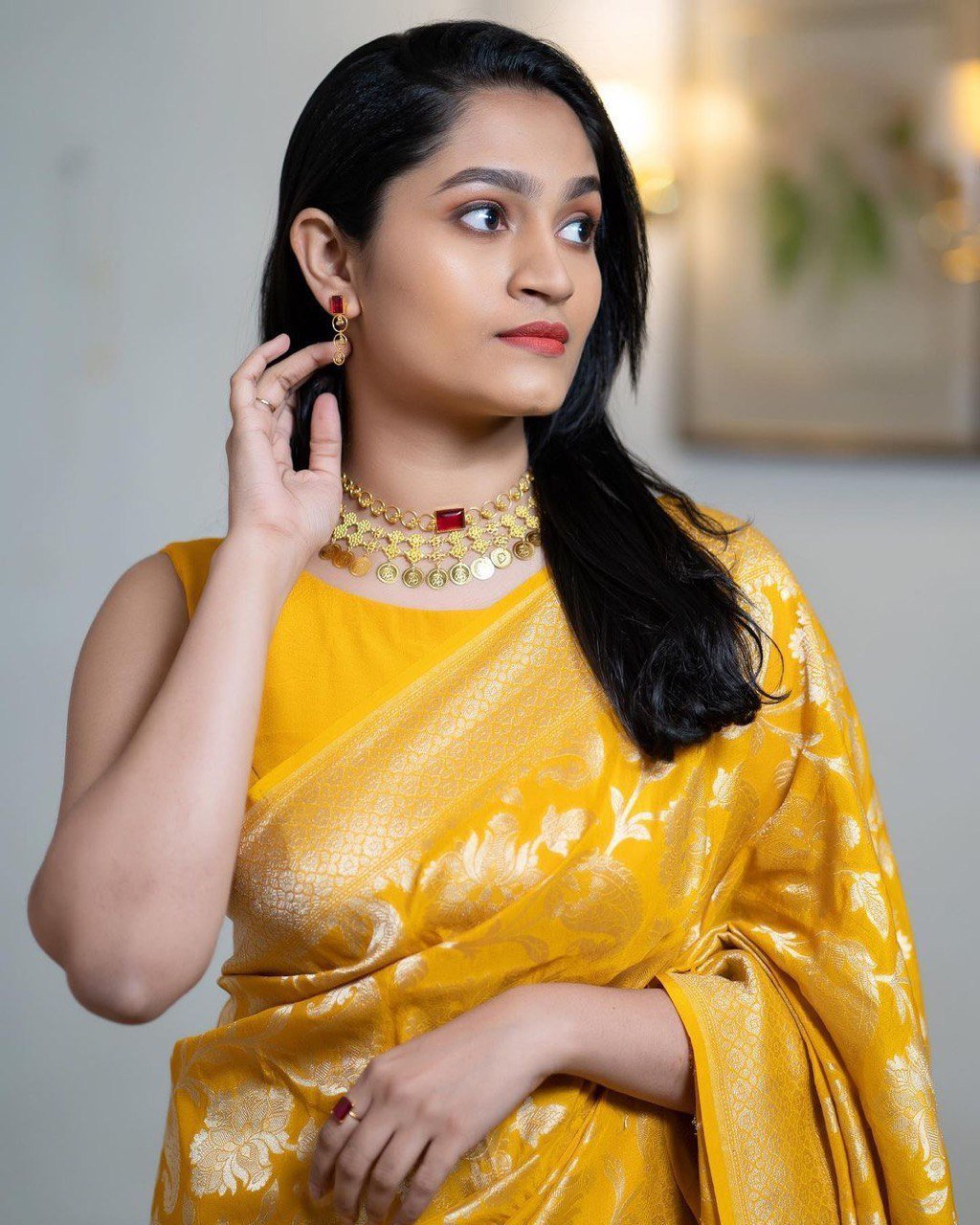 Soft Lichi Silk Saree with Rich Pallu & Jacquard Weaving image 5