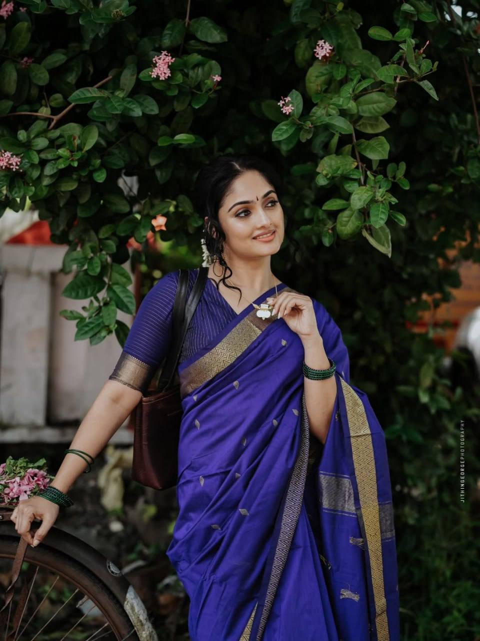 Meloni β New Lilan Soft Cotton Saree with Rich Weaving Blouse | Premium Quality