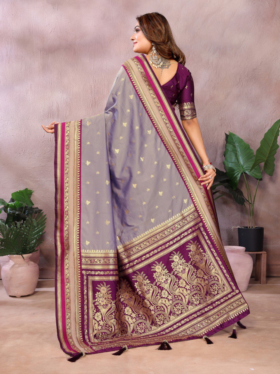 Sndar - Pure Handloom Kalamkari Silk Saree with Zari Border & Grand Pallu | Premium Sustainable Fashion