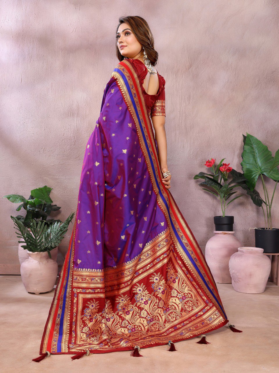 Sndar - Pure Handloom Kalamkari Silk Saree with Zari Border & Grand Pallu | Premium Sustainable Fashion