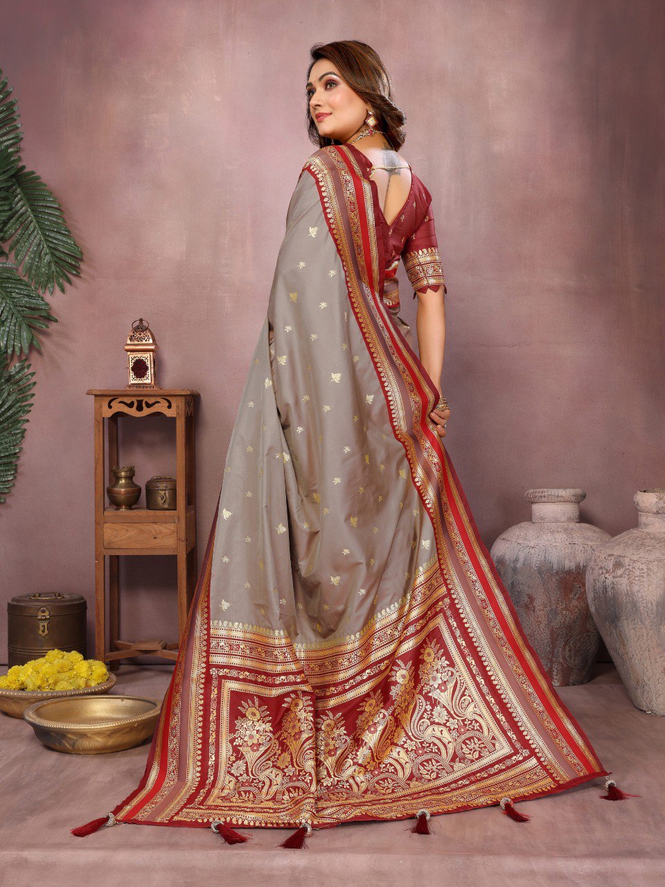 Sndar - Pure Handloom Kalamkari Silk Saree with Zari Border & Grand Pallu | Premium Sustainable Fashion