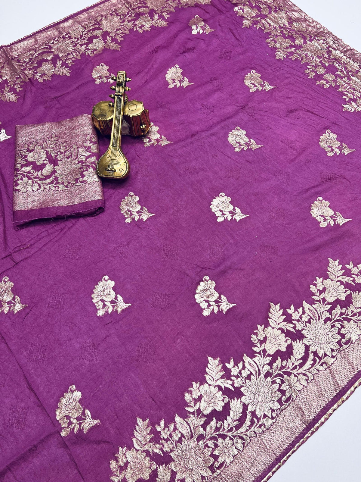 Hathiguda Trending Soft Dolla Viscose Silk Saree with Zari & Meenakari Weaving image 2