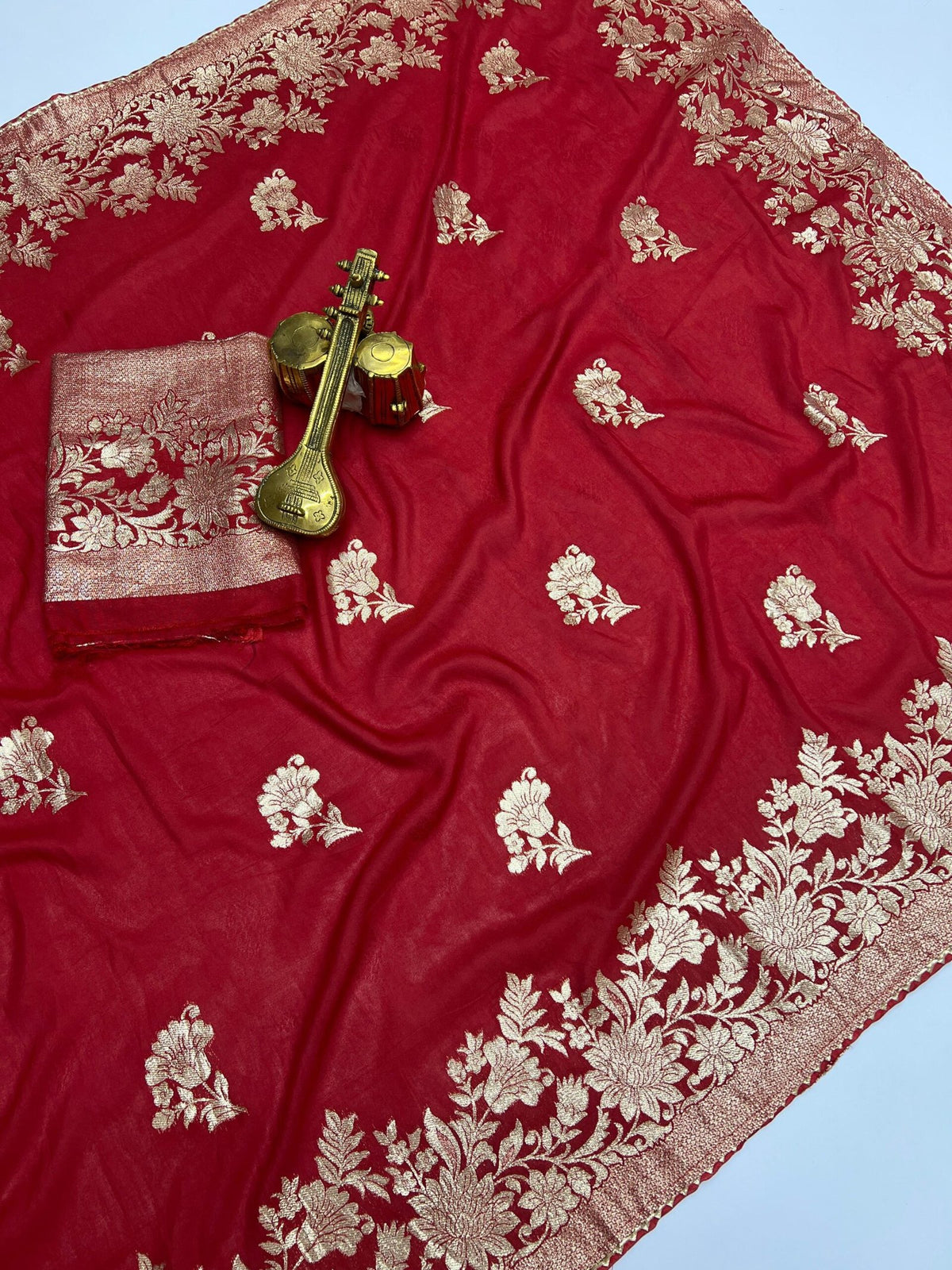 Hathiguda Trending Soft Dolla Viscose Silk Saree with Zari & Meenakari Weaving image 7