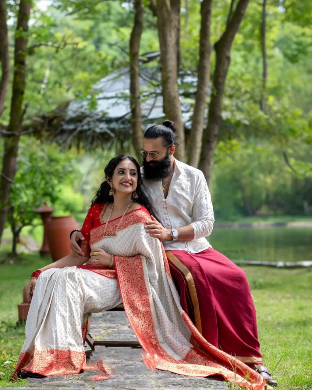 Stunning White Soft Lichi Silk Saree with Red Contrast Jacquard Blouse image 2