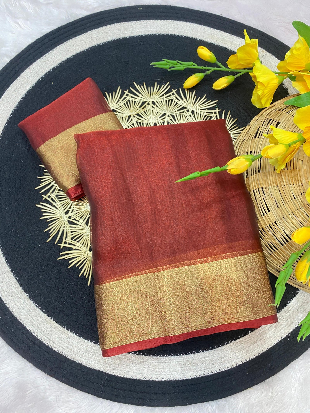 Pure Jacquard Weaving Khadi Silk Tissue Organza Saree with Elegant Border - Brick Red image