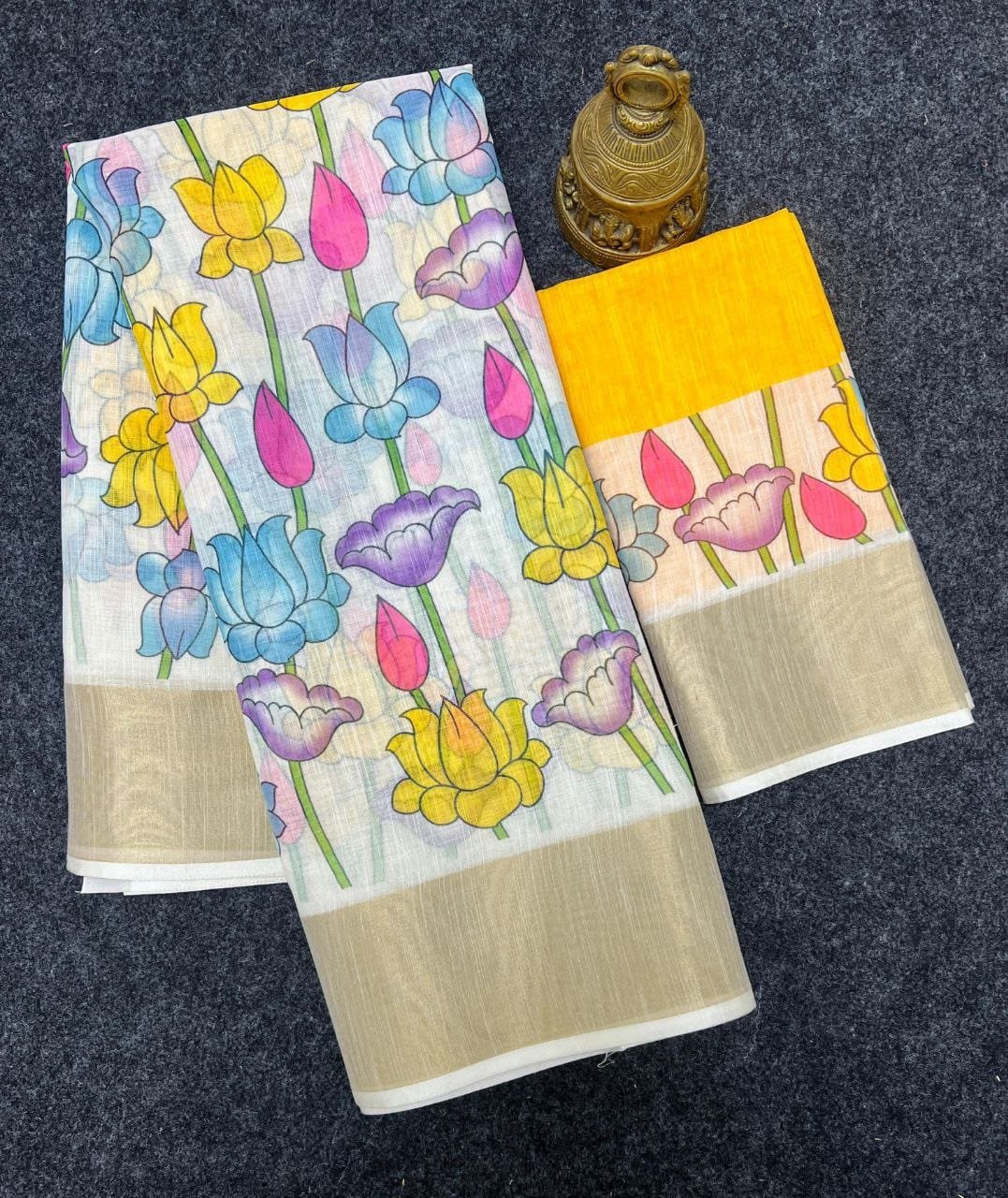 Linen Saree with Gold Jari 5×5 Border & Digital Print image 4