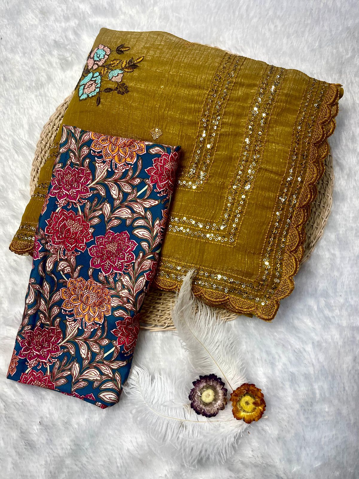 HETSHVI Premium Crush Organza Saree with Self-Sequins & Dori Arco Border | Kalamkari Blouse