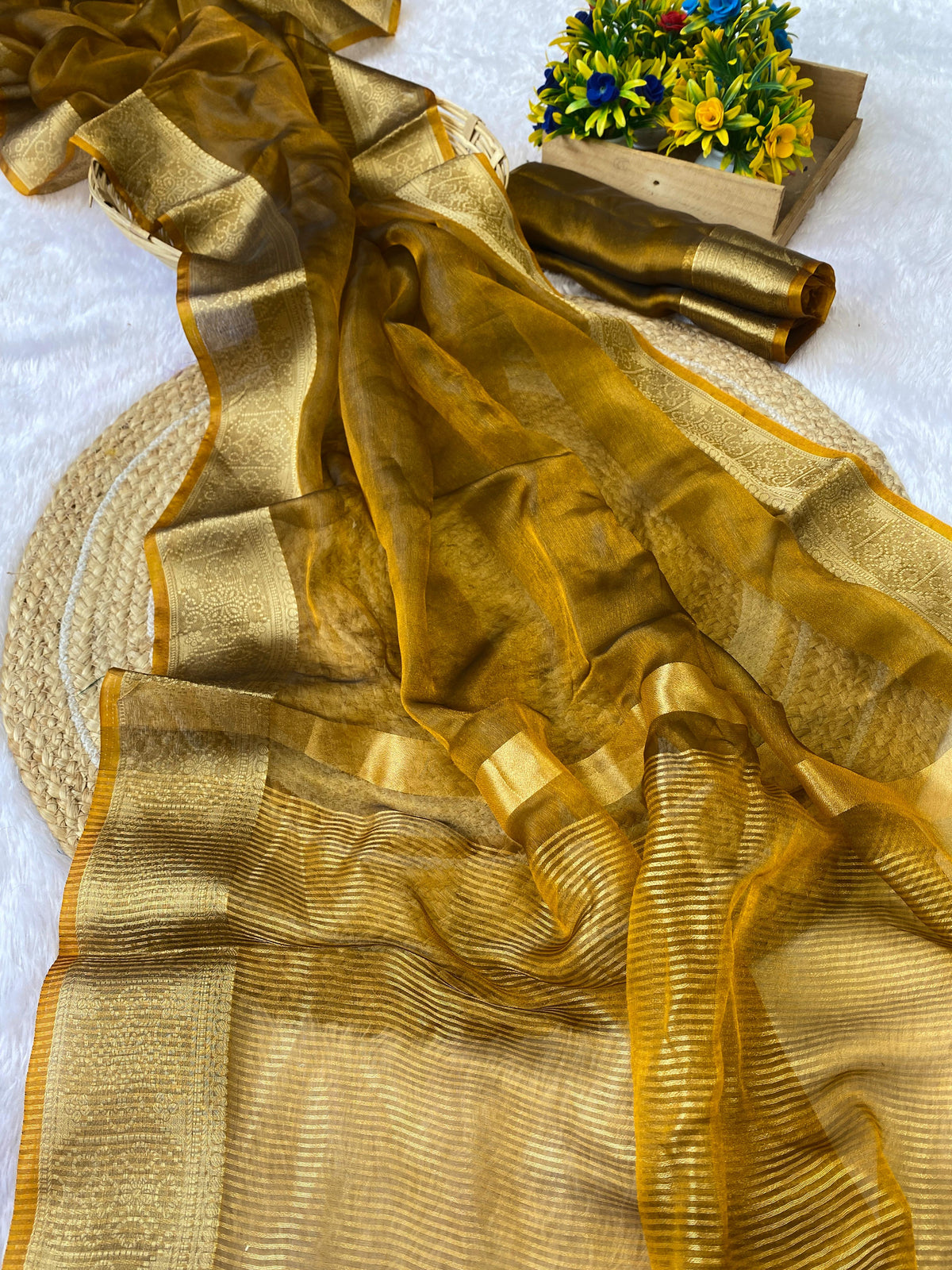 Pure Jacquard Weaving Khadi Silk Tissue Organza Saree with Elegant Border