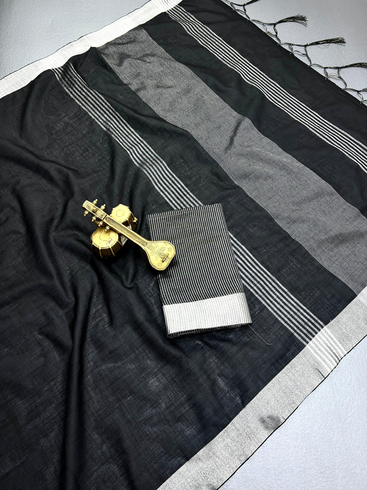 Pure Cotton Linen Saree with Silver Jari Weaving