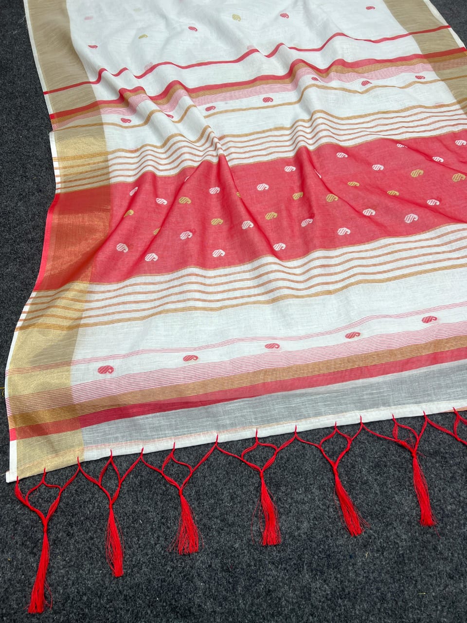Linen Saree with Gold Jari 5×5 Border & Digital Print