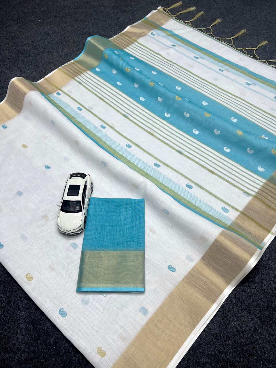 Linen Saree with Gold Jari 5×5 Border & Digital Print