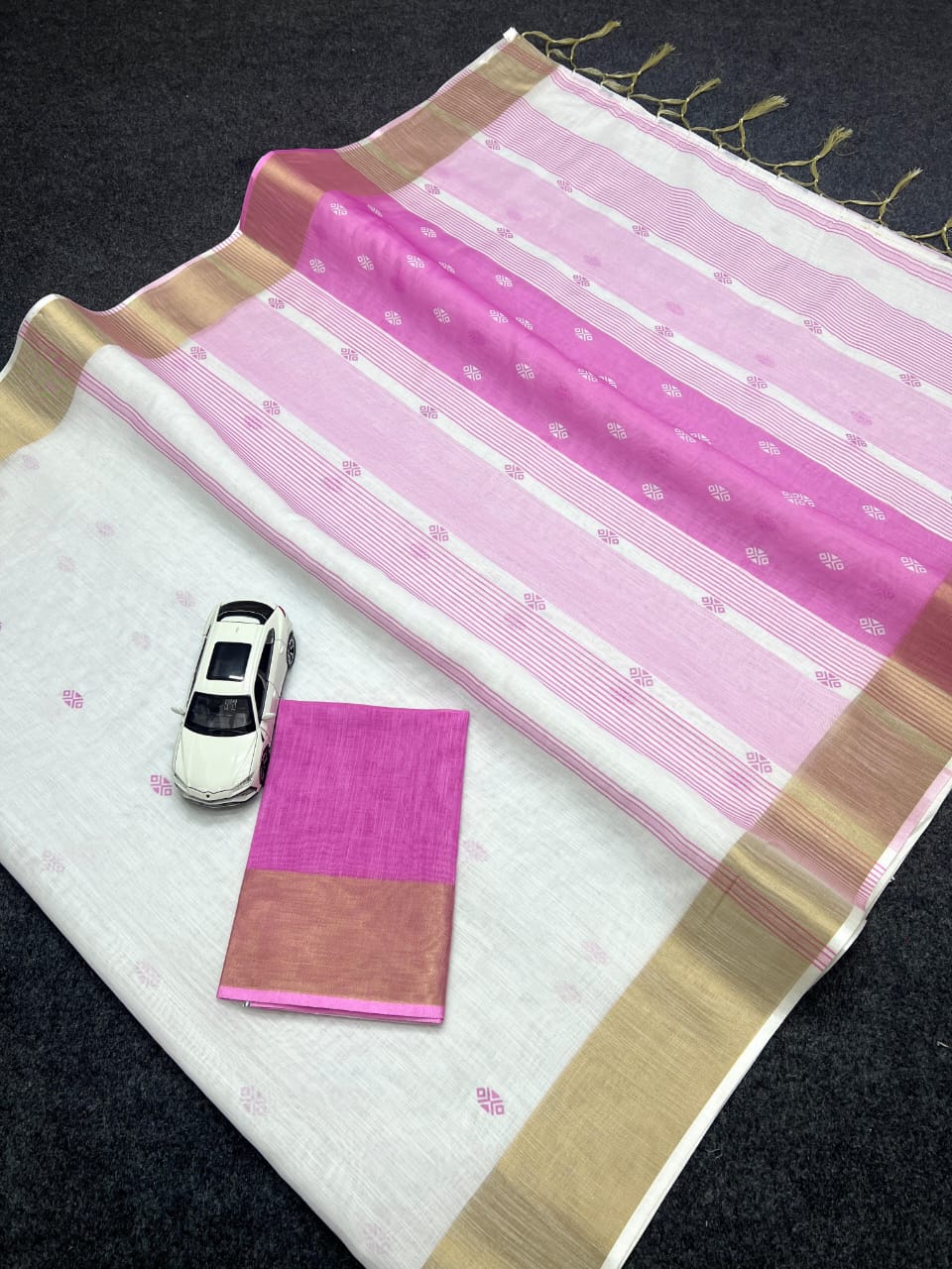 Linen Saree with Gold Jari 5×5 Border & Digital Print