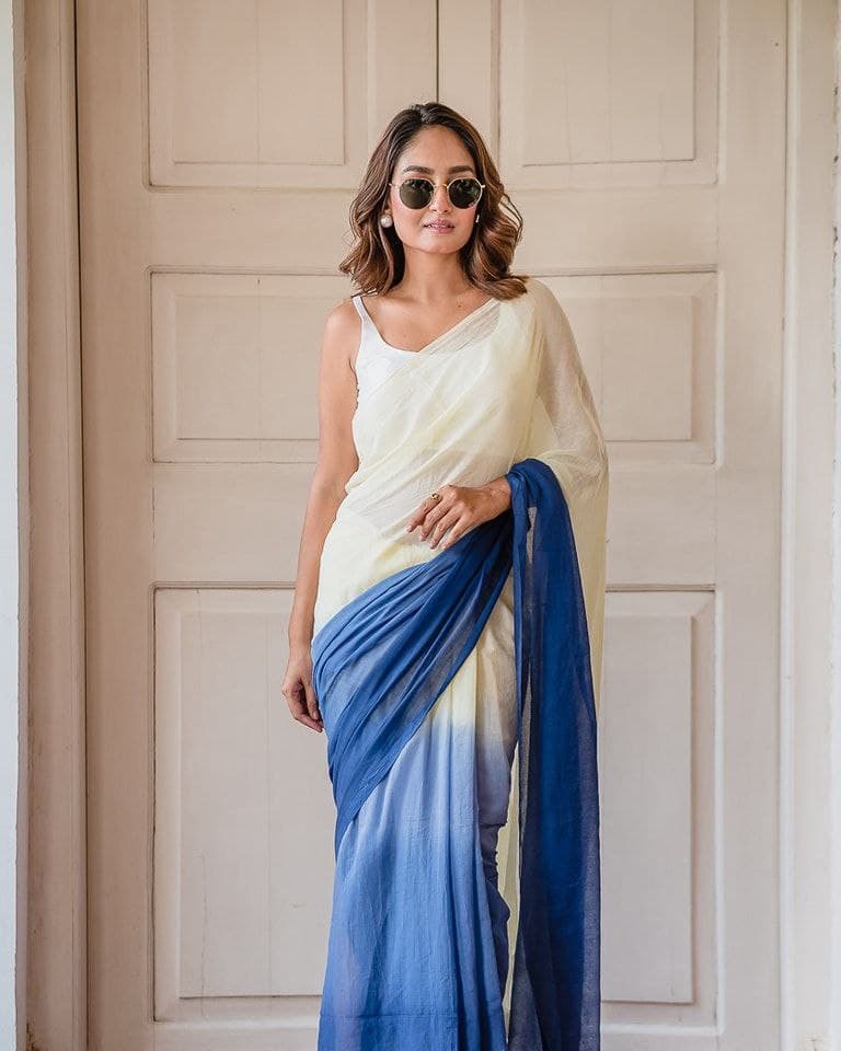 Plain Linen Saree with Digital Print & Latkan