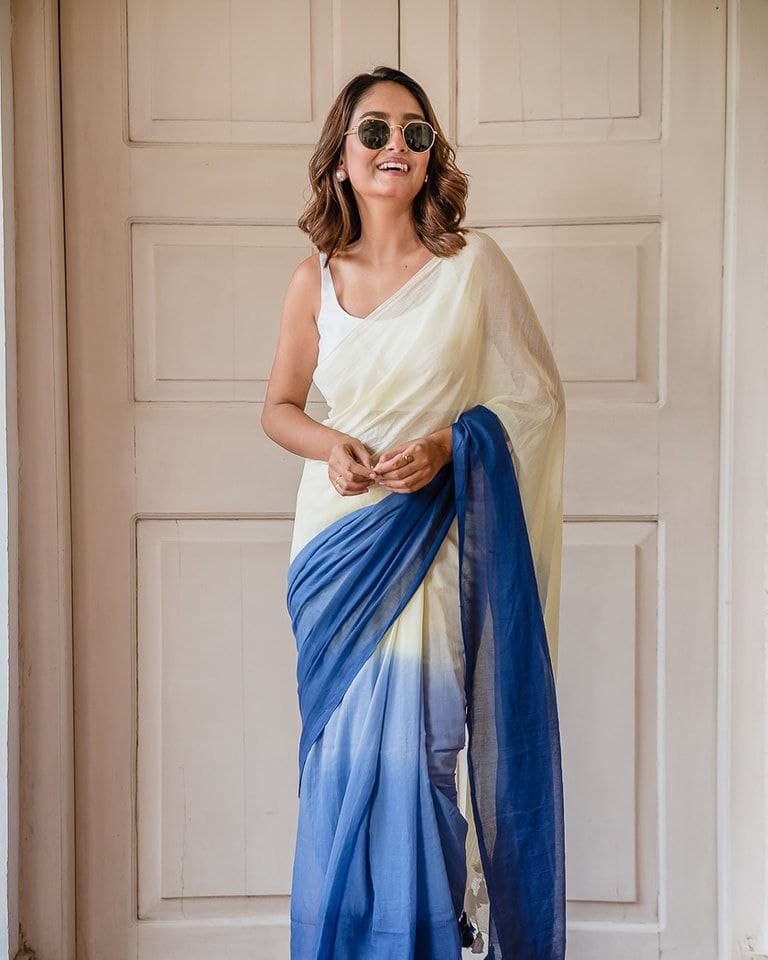 Plain Linen Saree with Digital Print & Latkan