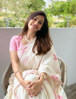 Plain Linen Saree with Digital Print & Fancy Lace Border image 3