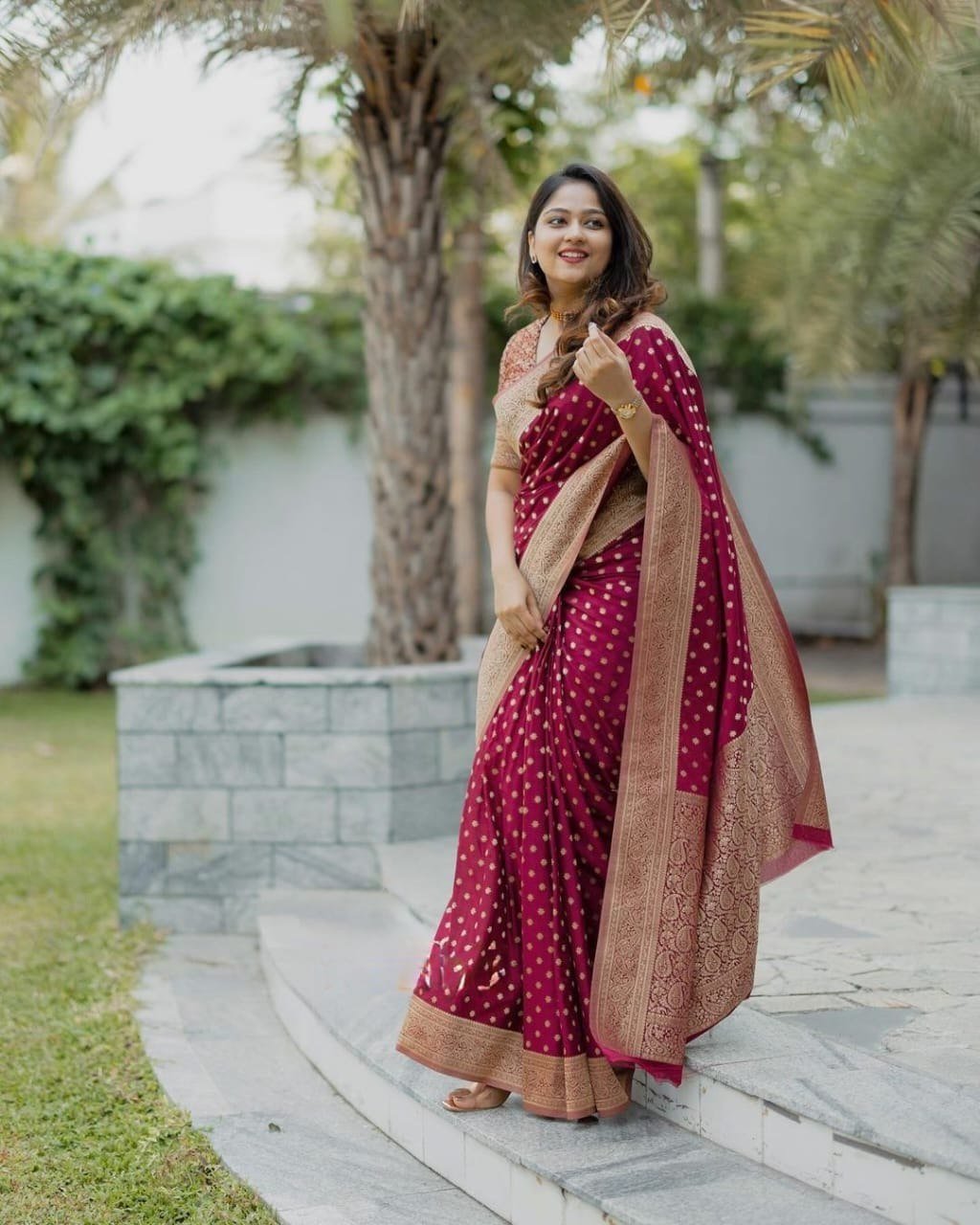 Soft Lichi Silk Saree with Rich Pallu & All-Over Jacquard Work image 2