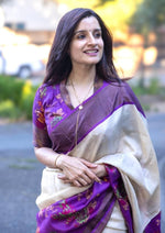 Elegant Linen Saree with Gold Jari 5×5 Border & Digital Print image 4