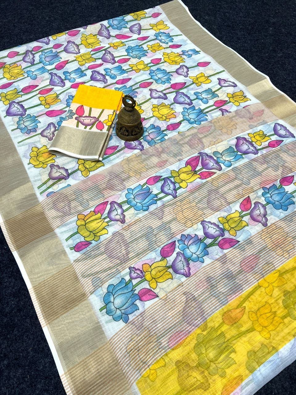 Linen Saree with Gold Jari 5×5 Border & Digital Print image 6