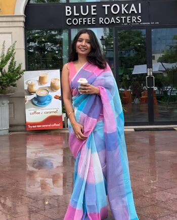 Minimalist Plain Linen Saree with Delicate Digital Print & Stylish Fumka Latkan – With Bangalori Satin Blouse